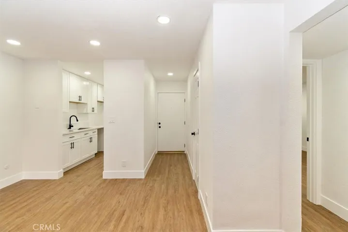 20134 Leadwell Street 313, Winnetka, California 91306