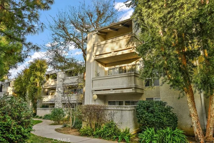 20134 Leadwell Street 313, Winnetka, California 91306
