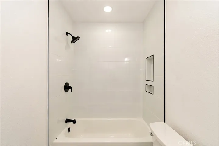 20134 Leadwell Street 313, Winnetka, California 91306