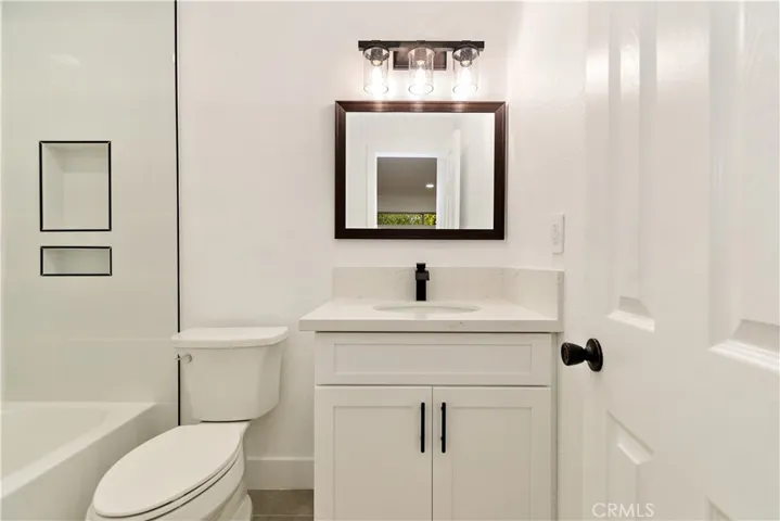 20134 Leadwell Street 313, Winnetka, California 91306