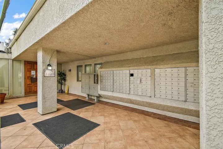 20134 Leadwell Street 313, Winnetka, California 91306