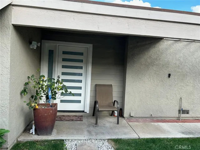 exterior Entry