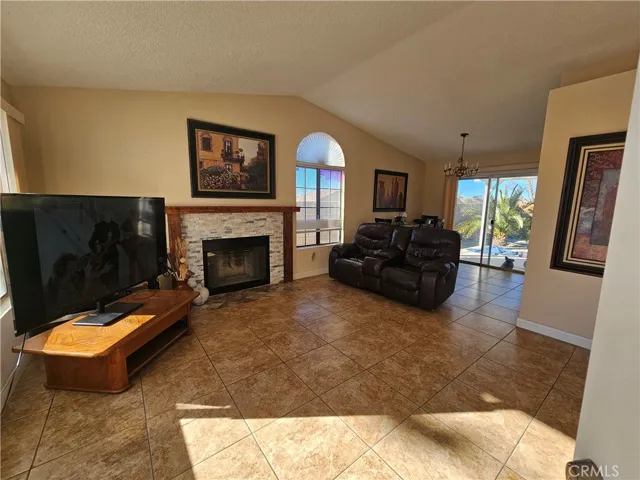 13612 Taurus Lane, Victorville, California 92392