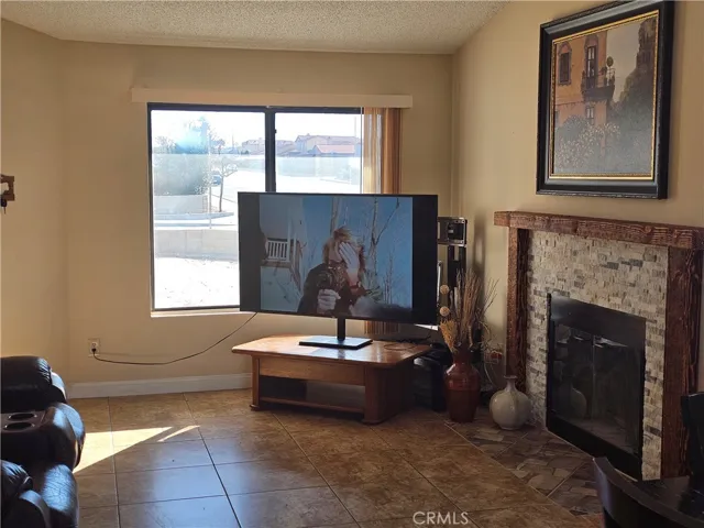 13612 Taurus Lane, Victorville, California 92392