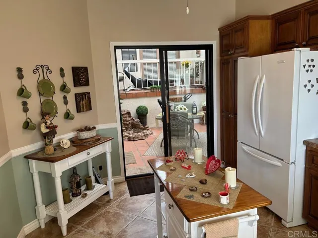 Kitchen and atrium