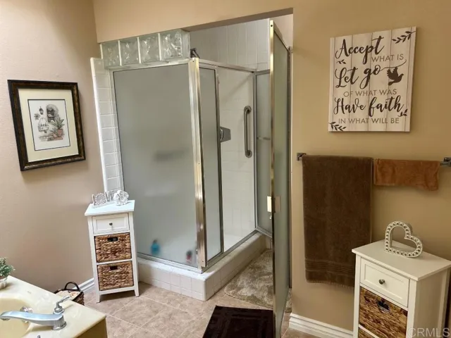Stepin shower in Mbath