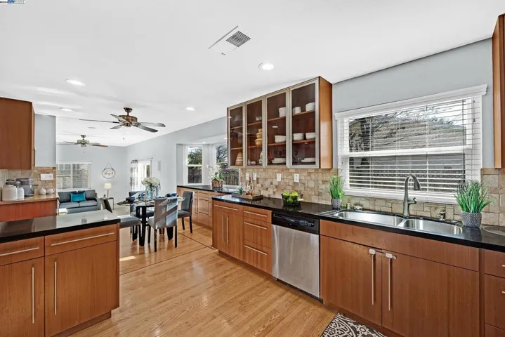 907 Miranda Way, Livermore, California 94550