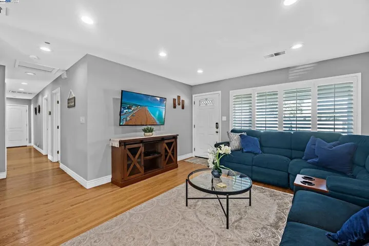 907 Miranda Way, Livermore, California 94550