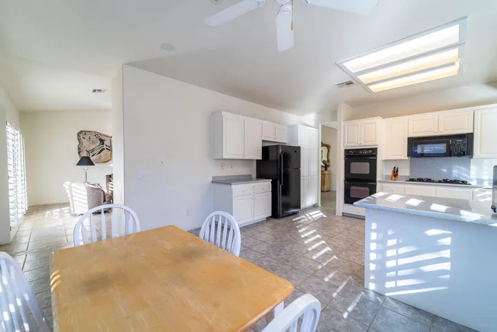 78573SanMarinoCt(17of37)