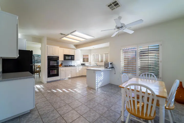 78573SanMarinoCt(16of37)