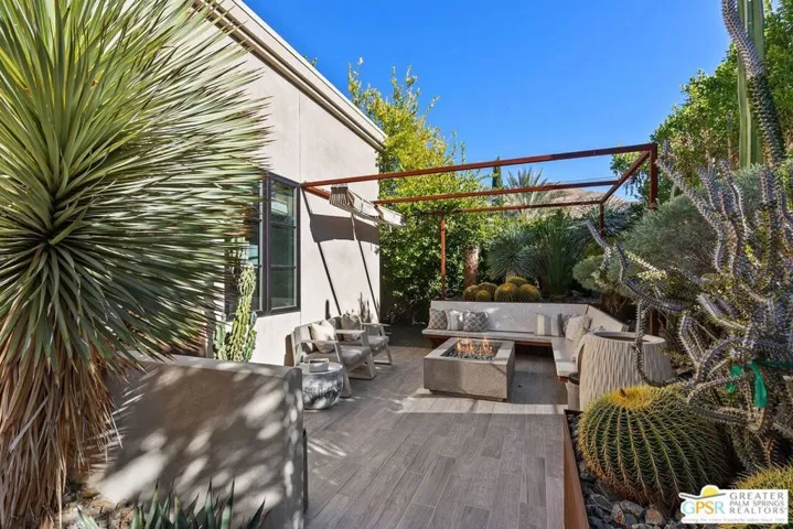 1021 Via Dia, Palm Springs, California 92264