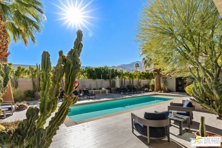 1021 Via Dia, Palm Springs, California 92264
