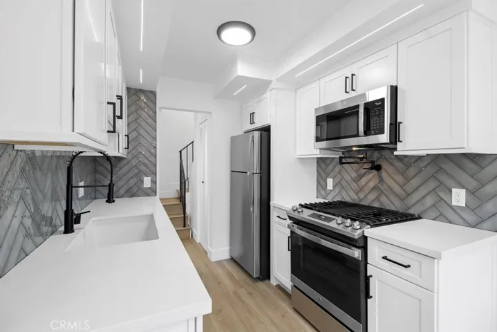 9210 Van Nuys Boulevard 14, Panorama City, California 91402
