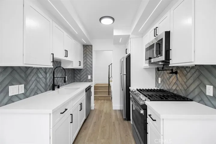 9210 Van Nuys Boulevard 14, Panorama City, California 91402