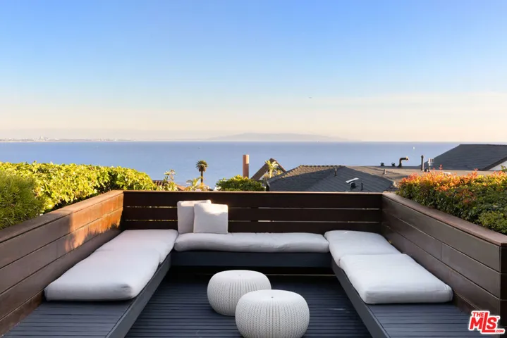 18426 Wakecrest Drive, Malibu, California 90265