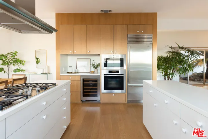 18426 Wakecrest Drive, Malibu, California 90265