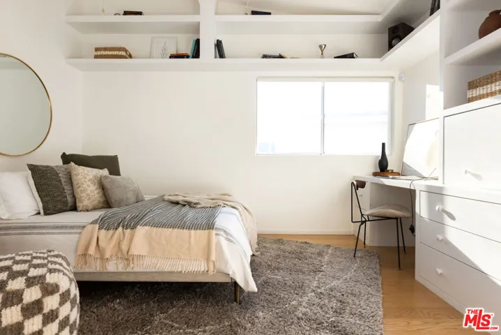 18426 Wakecrest Drive, Malibu, California 90265