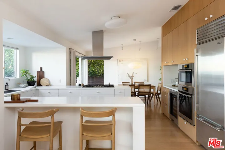 18426 Wakecrest Drive, Malibu, California 90265