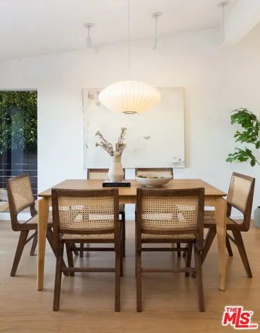 18426 Wakecrest Drive, Malibu, California 90265