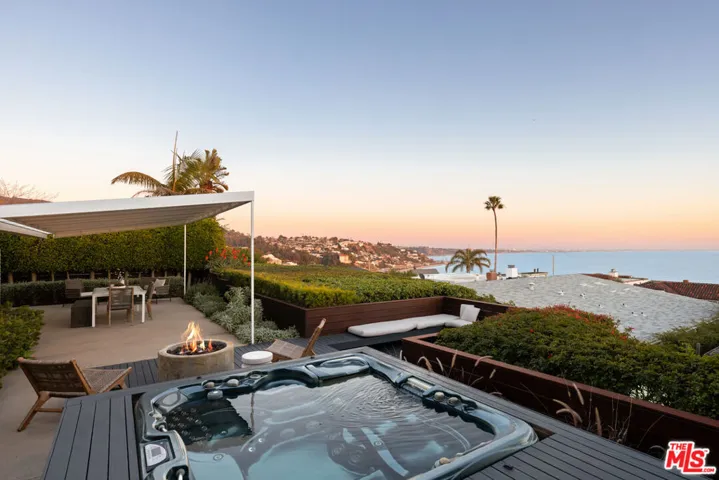 18426 Wakecrest Drive, Malibu, California 90265