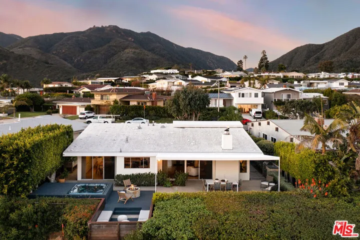 18426 Wakecrest Drive, Malibu, California 90265