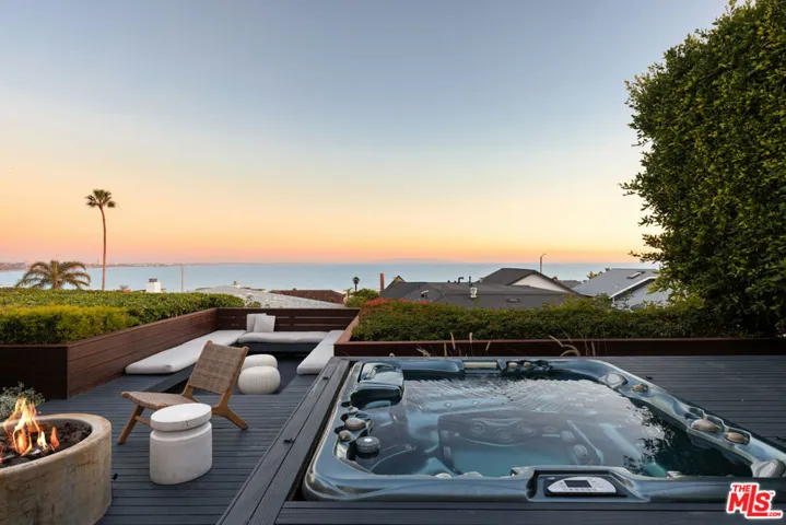 18426 Wakecrest Drive, Malibu, California 90265