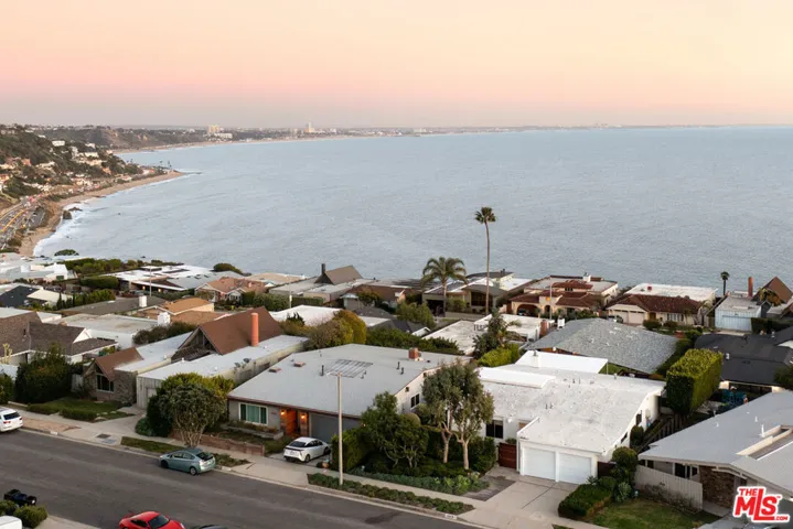 18426 Wakecrest Drive, Malibu, California 90265