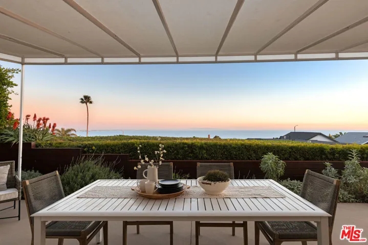 18426 Wakecrest Drive, Malibu, California 90265