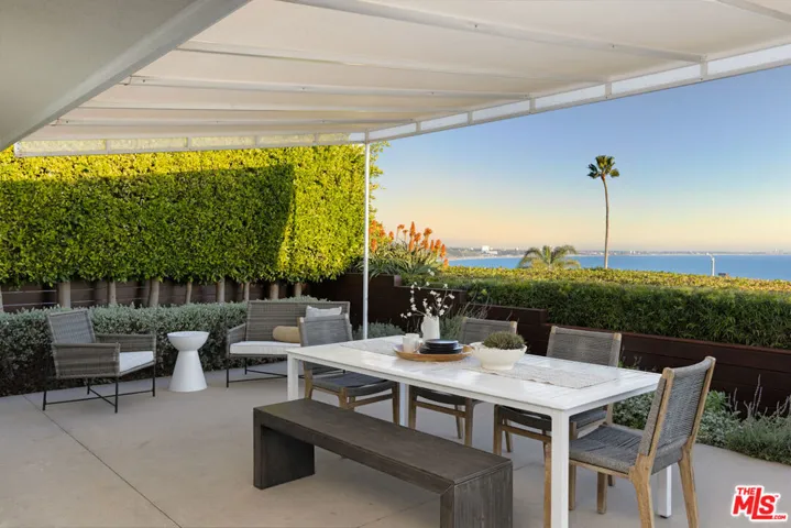 18426 Wakecrest Drive, Malibu, California 90265