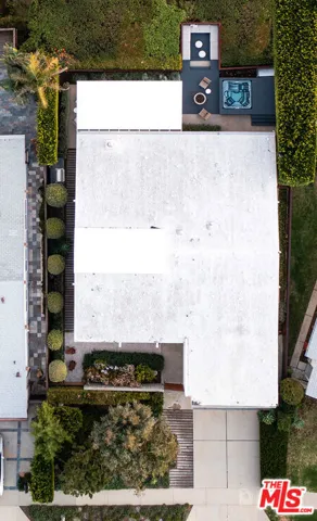 18426 Wakecrest Drive, Malibu, California 90265