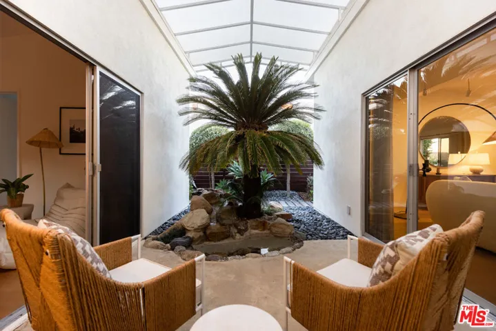 18426 Wakecrest Drive, Malibu, California 90265