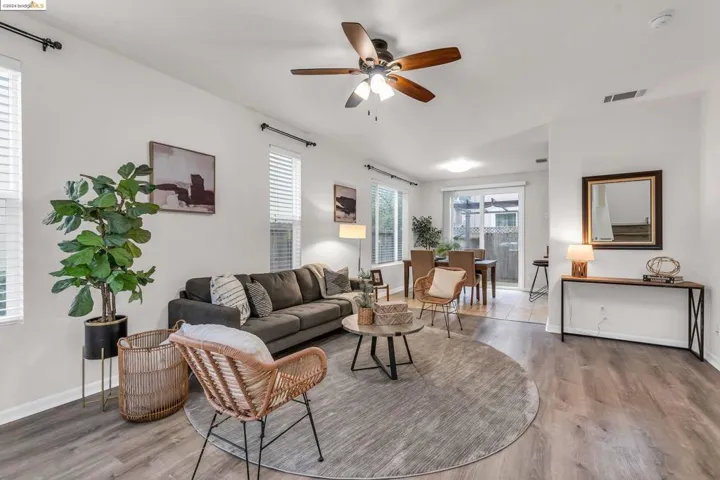 9433 Armstrong Dr, Oakland, California 94603