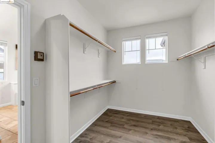 9433 Armstrong Dr, Oakland, California 94603