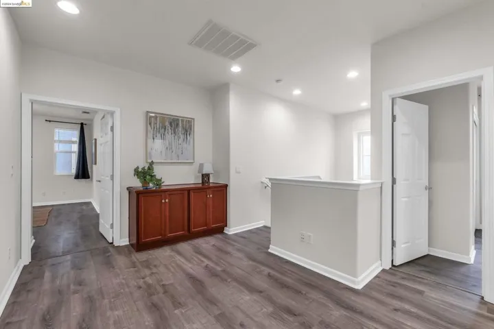 9433 Armstrong Dr, Oakland, California 94603