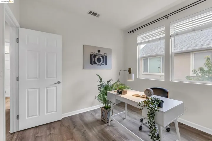 9433 Armstrong Dr, Oakland, California 94603