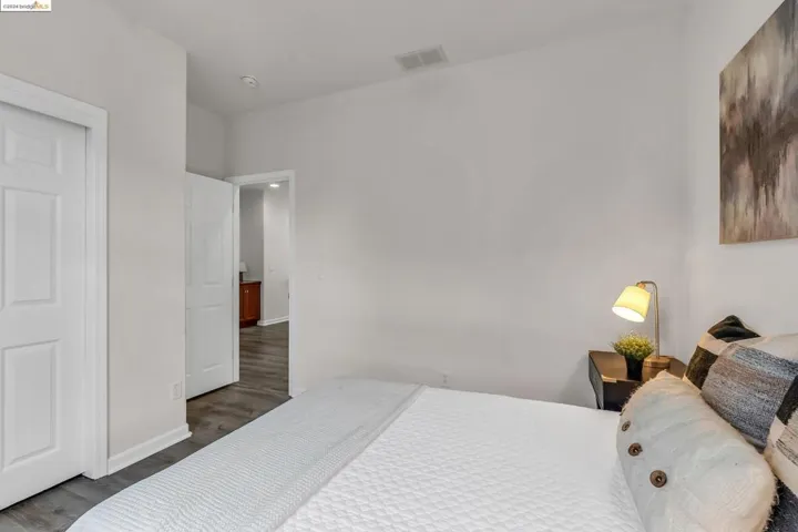 9433 Armstrong Dr, Oakland, California 94603