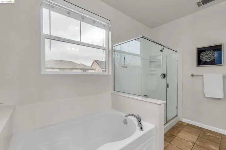 9433 Armstrong Dr, Oakland, California 94603
