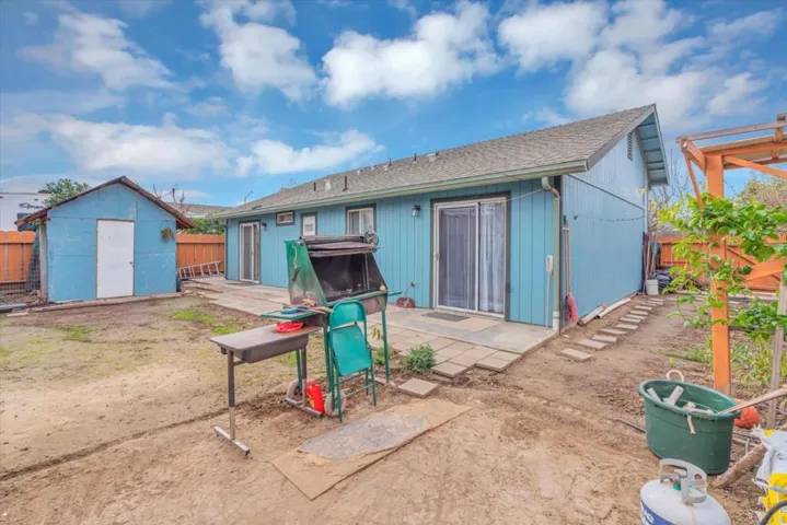 208 Sussex Way, King City, California 93930