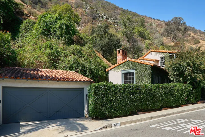 2097 Outpost Drive, Los Angeles, California 90068