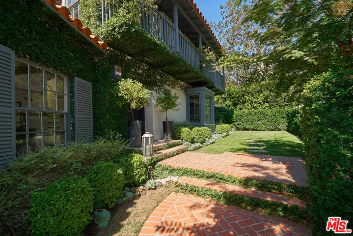 2097 Outpost Drive, Los Angeles, California 90068