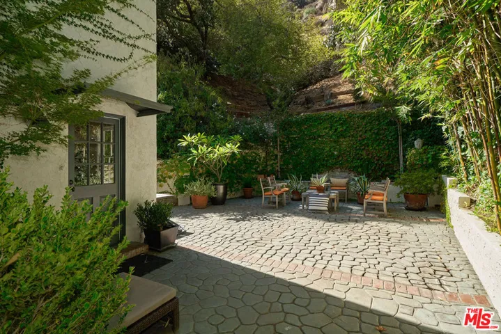 2097 Outpost Drive, Los Angeles, California 90068