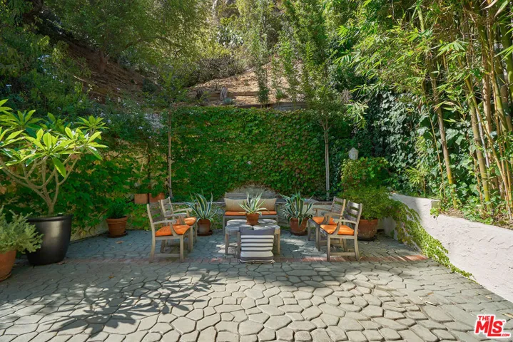 2097 Outpost Drive, Los Angeles, California 90068