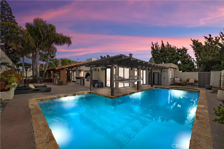 31211 Paseo Amapola- entertainer's yard