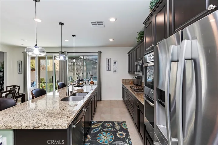 Kitchen... Tons of Counter Space and very Efficient!
