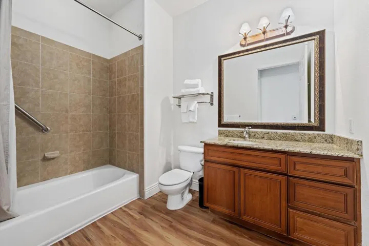 50660 Santa Rosa Plaza Unit 5, La Quinta, California 92253