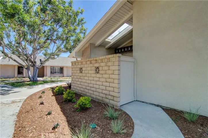 8566 Fallbrook Circle 707d, Huntington Beach, California 92646