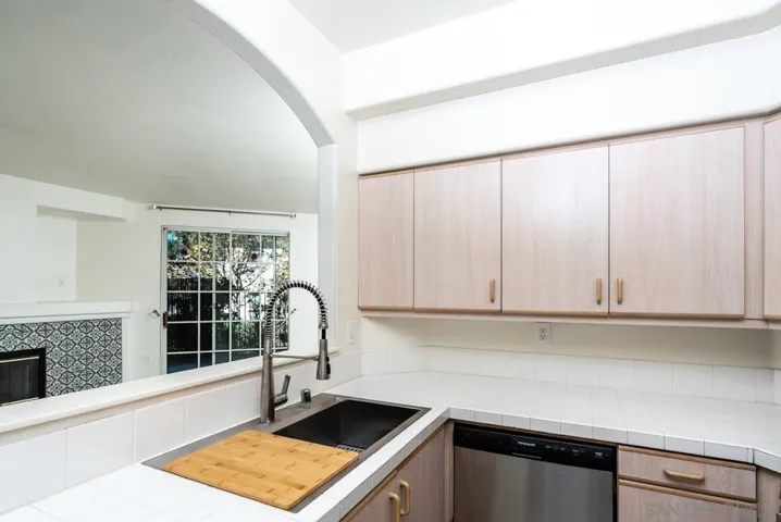 12080 Tivoli Park Row 4, San Diego, California 92128