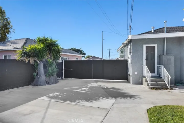 11012 Ruthelen Street, Los Angeles, California 90047