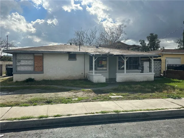 16843 Fontlee Lane, Fontana, California 92335