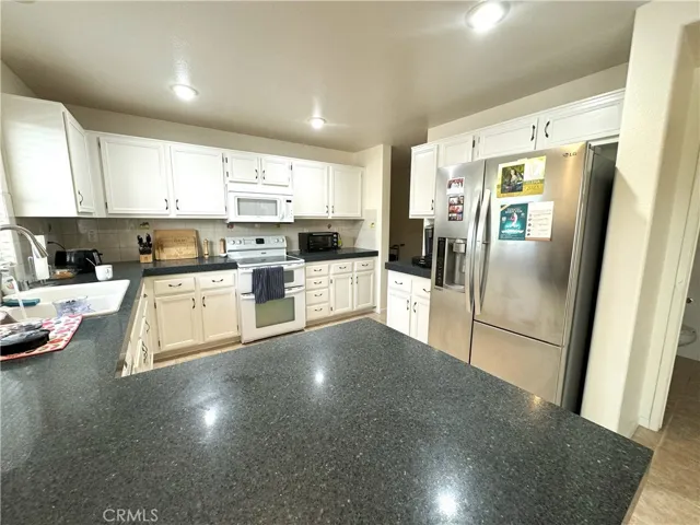42052 Pine Needle Street, Temecula, California 92591